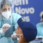 Brasil registra 135.080 novos casos e 296 mortes por covid-19 em 24h