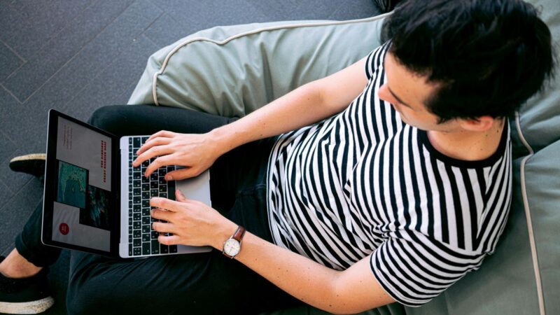 Como contratar um advogado pela internet? 9 recomendações!