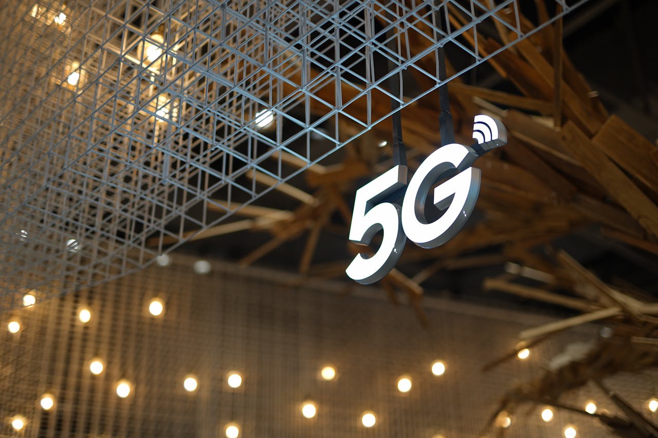 Como o 5G está impulsionando a inovação tecnológica nas grandes cidades? 9 formas!