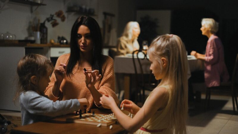 Guia Definitivo: Como Organizar uma Noite de Jogos Perfeita em Família e Criar Memórias Inesquecíveis