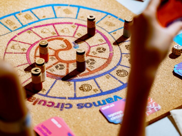 Guia Essencial: Os Melhores Jogos de Tabuleiro Modernos para Reunir os Amigos em Casa